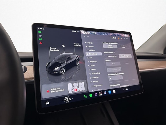 Tesla Model Y 24 of 30