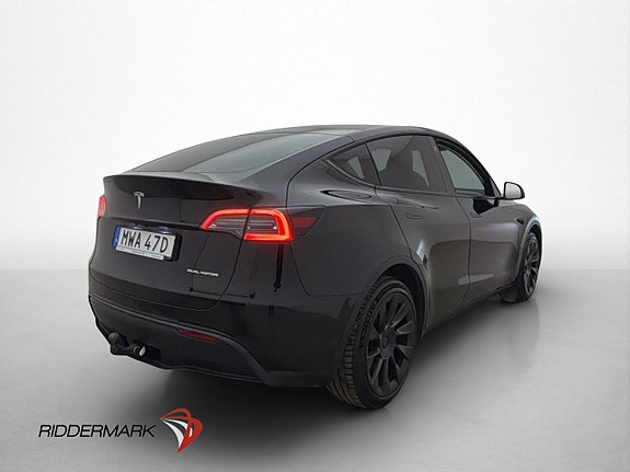Tesla Model Y 8 of 30