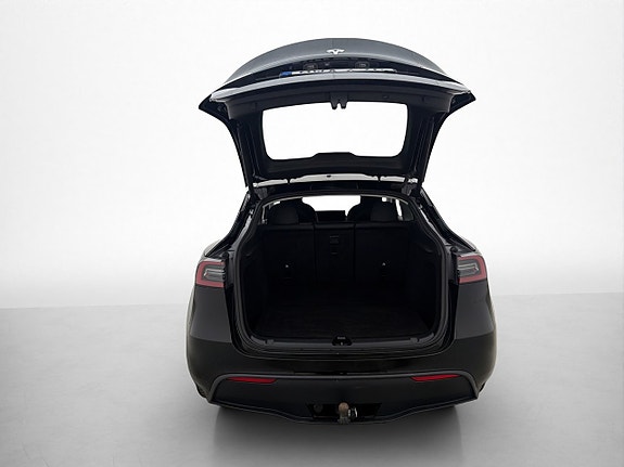Tesla Model Y 30 of 30