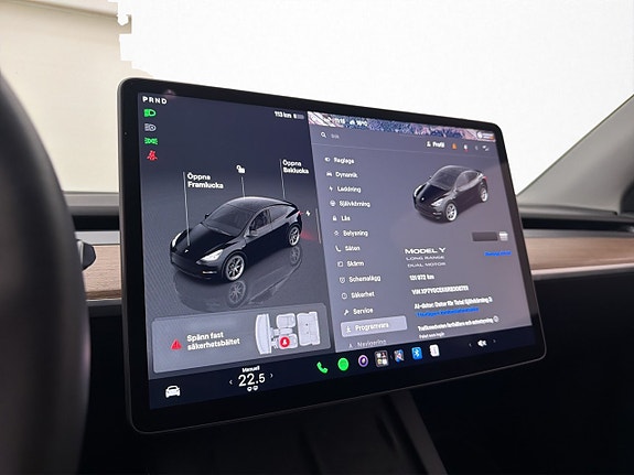 Tesla Model Y 22 of 30