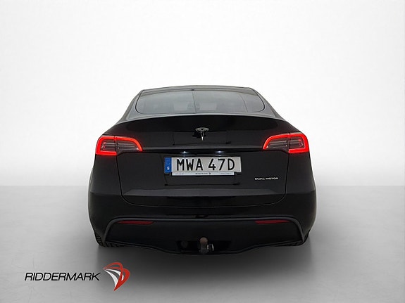 Tesla Model Y 7 of 30