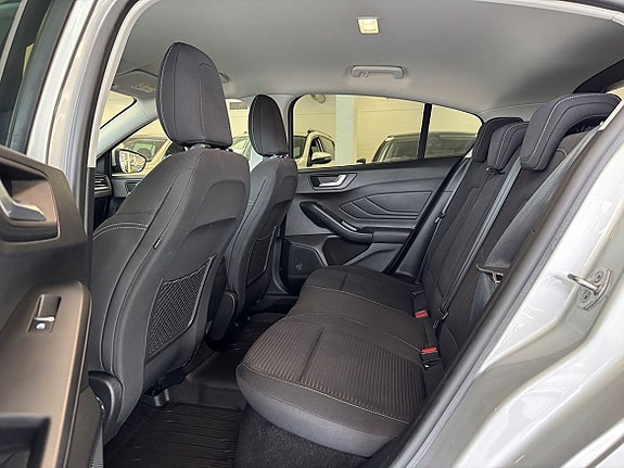 Ford Focus 14 of 21