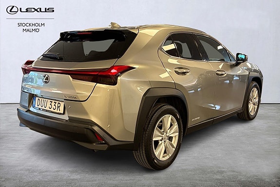 Lexus UX250h 4 of 22