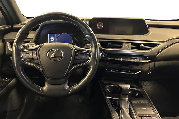 Lexus UX250h 9 of 22