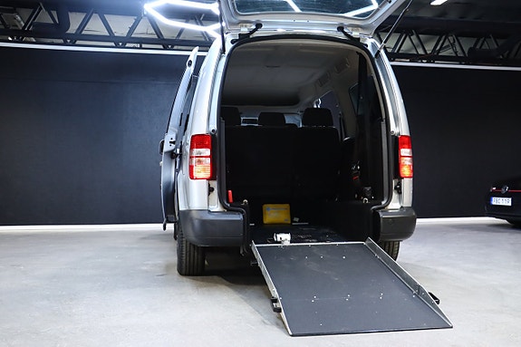 Volkswagen Caddy Maxi 13 of 24