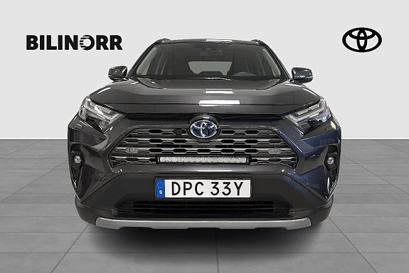 Toyota RAV4 6 of 12