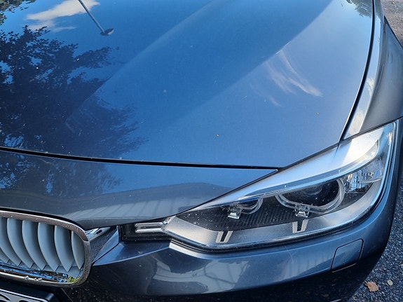 BMW 318d 3 of 4