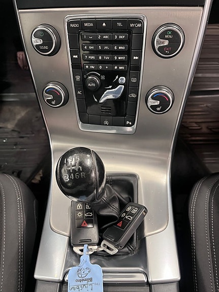 Volvo V60 14 of 16
