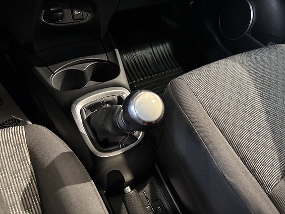Toyota Yaris 13 of 14