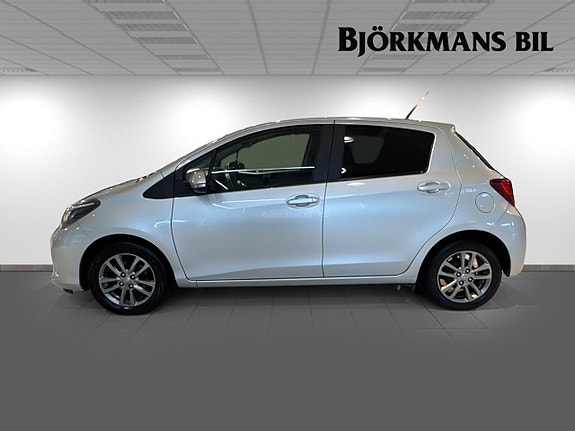 Toyota Yaris 4 of 14
