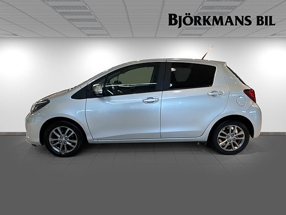 Toyota Yaris 4 of 14