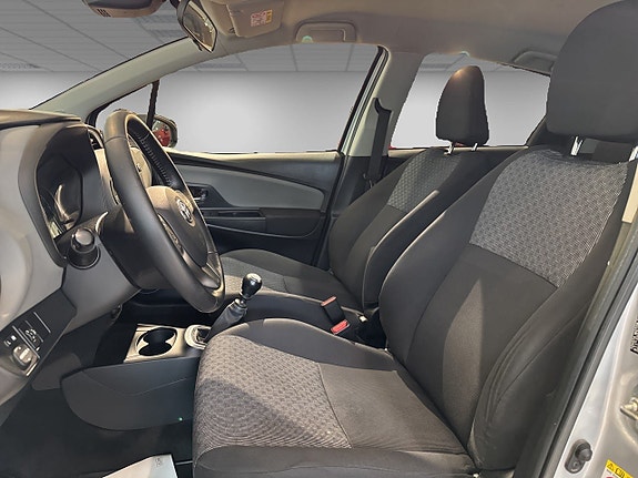 Toyota Yaris 8 of 14