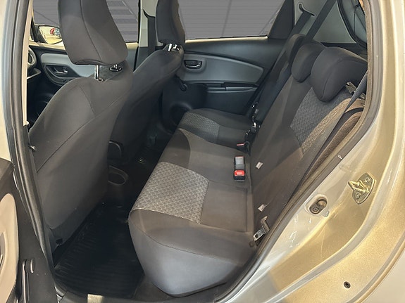 Toyota Yaris 9 of 14