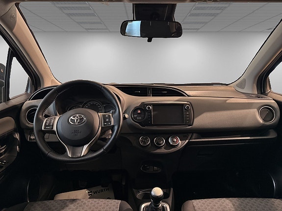 Toyota Yaris 7 of 14