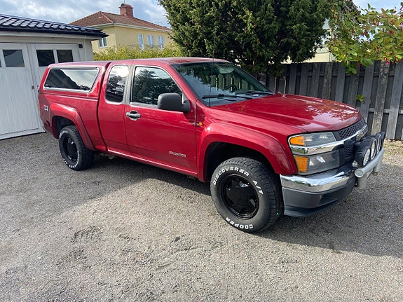 Chevrolet Colorado 2 of 8