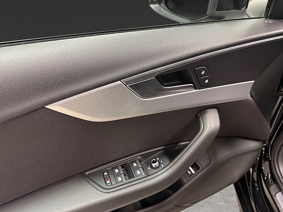 Audi A4 9 of 16