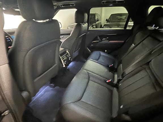 Land Rover Range Rover Sport 10 of 12