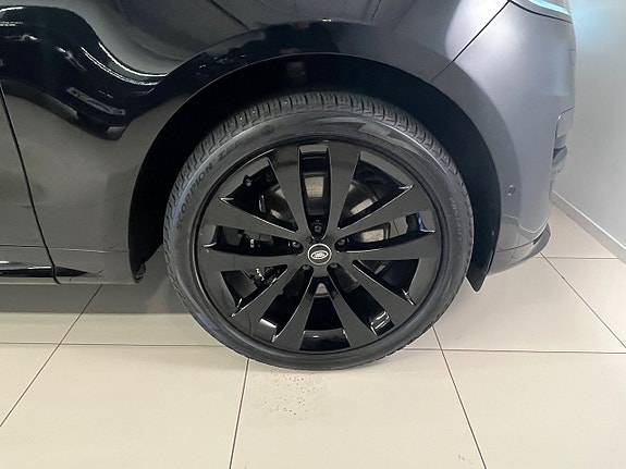 Land Rover Range Rover Sport 12 of 12