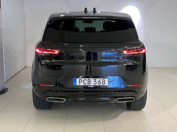 Land Rover Range Rover Sport 5 of 12