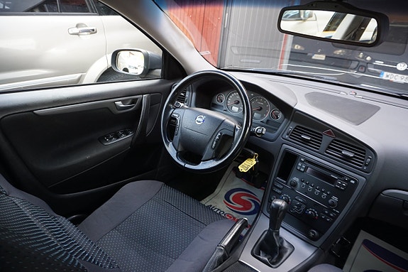 Volvo V70 5 of 7