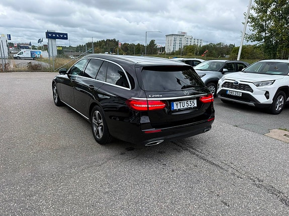 Mercedes-Benz E200 d 2 of 21