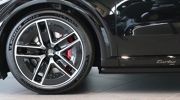 Porsche Cayenne 12 of 12
