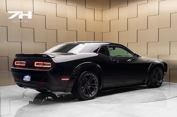 Dodge Challenger 5 of 22