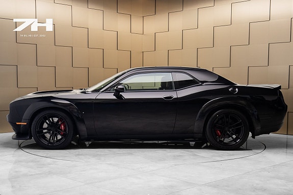 Dodge Challenger 2 of 22