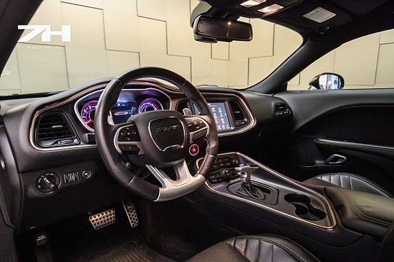 Dodge Challenger 9 of 22