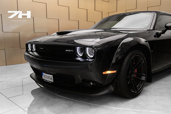 Dodge Challenger 19 of 22