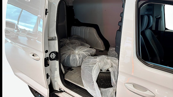 Volkswagen Caddy Maxi 5 of 9