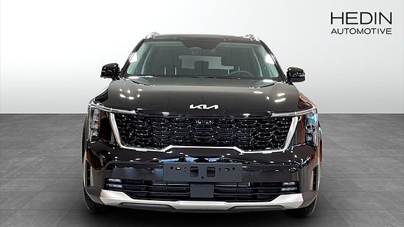 Kia Sorento 2 of 12