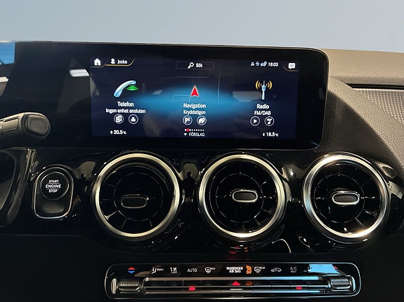 Mercedes-Benz GLA250 e 15 of 21