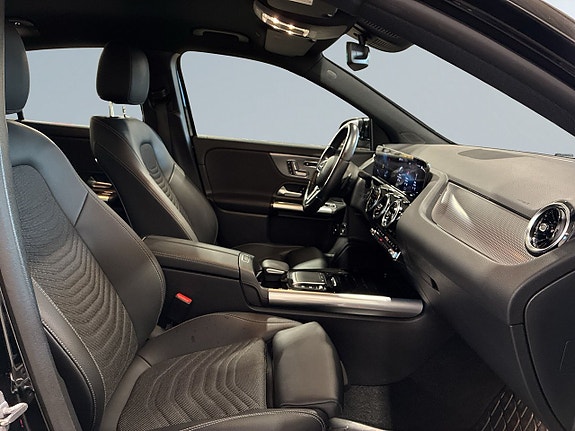 Mercedes-Benz GLA250 e 10 of 21