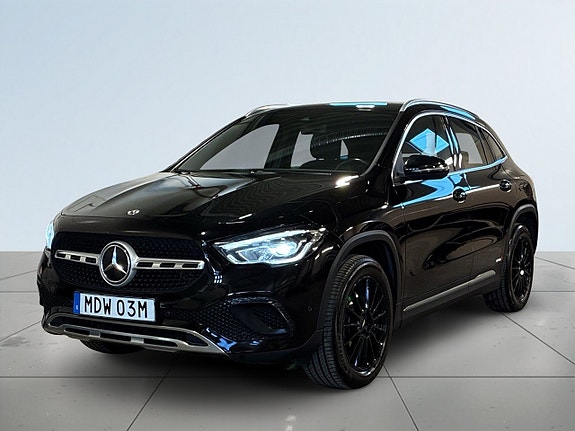 Mercedes-Benz GLA250 e 16 of 21