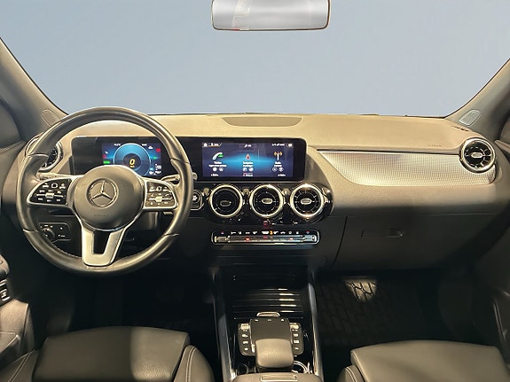 Mercedes-Benz GLA250 e 8 of 21