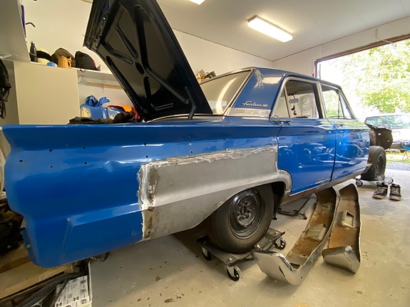 Ford Fairlane 3 of 6