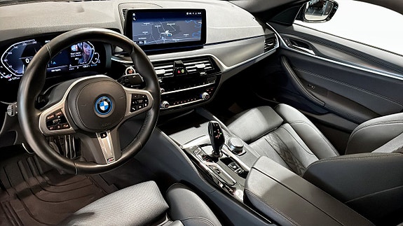 BMW 530e 12 of 12