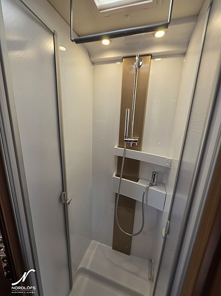 LMC Explorer Comfort I 735 G / AC / 5 bältade 12 of 17