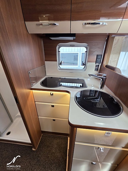 LMC Explorer Comfort I 735 G / AC / 5 bältade 9 of 17
