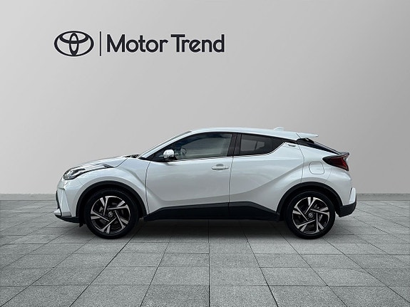 Toyota C-HR 4 of 25