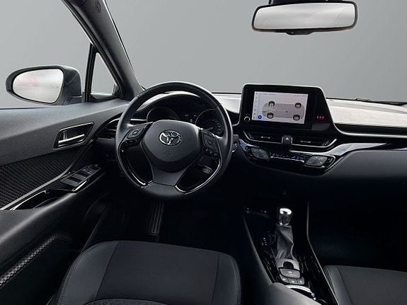 Toyota C-HR 11 of 25