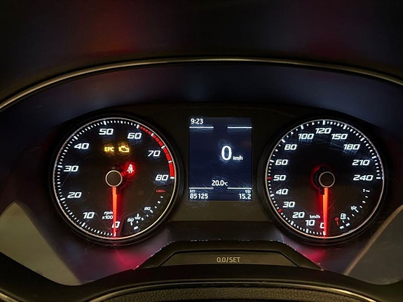 Seat Arona 17 of 21