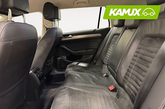 Volkswagen Passat 14 of 21
