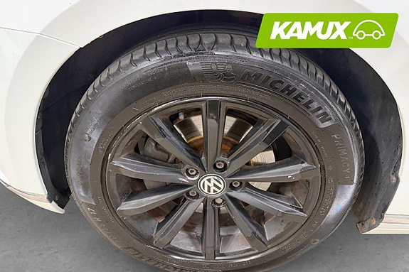 Volkswagen Passat 8 of 21