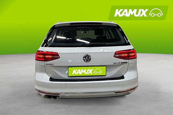 Volkswagen Passat 5 of 21
