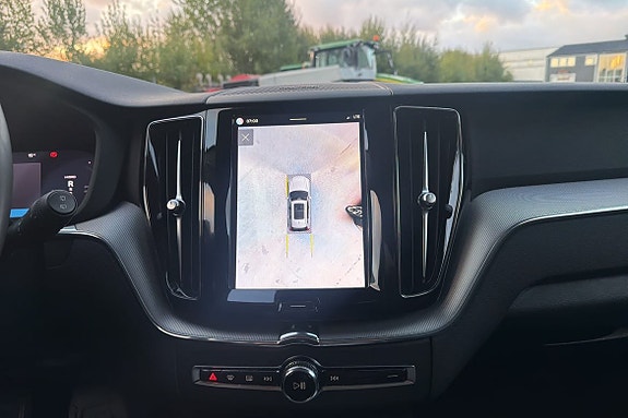 Volvo XC60 13 of 13