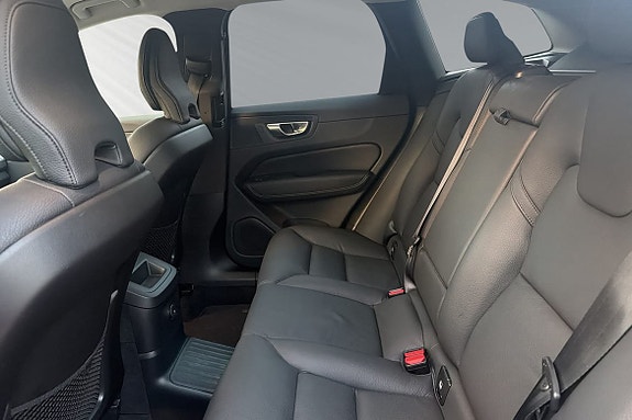 Volvo XC60 9 of 13