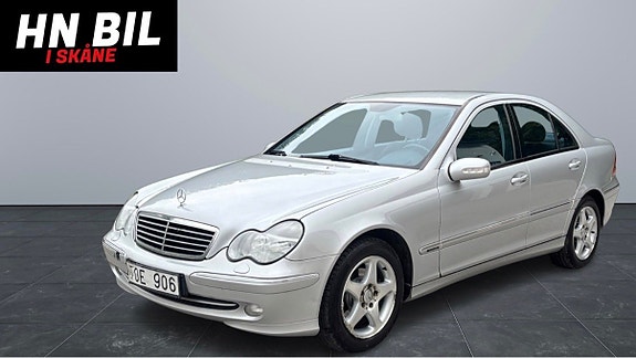 Mercedes-Benz C180 2 of 14