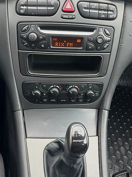 Mercedes-Benz C180 14 of 14